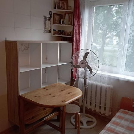 A Comfortable 18M Room With Balcony Talin Exterior foto