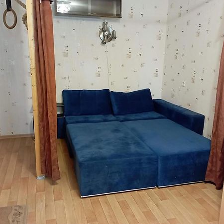 A Comfortable 18M Room With Balcony Talin Exterior foto